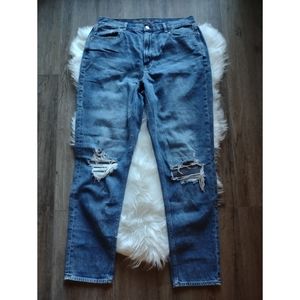 American Eagle Mom Jeans Size 12 long Distressed